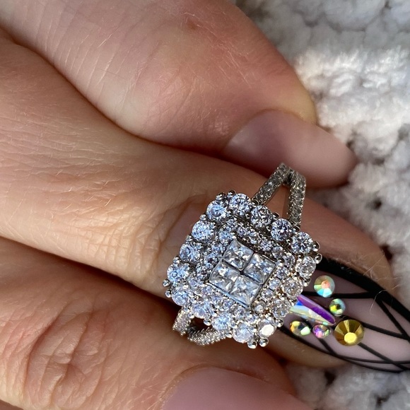 NEW Gorgeous 925 Sterling Silver Ring - Picture 4 of 6